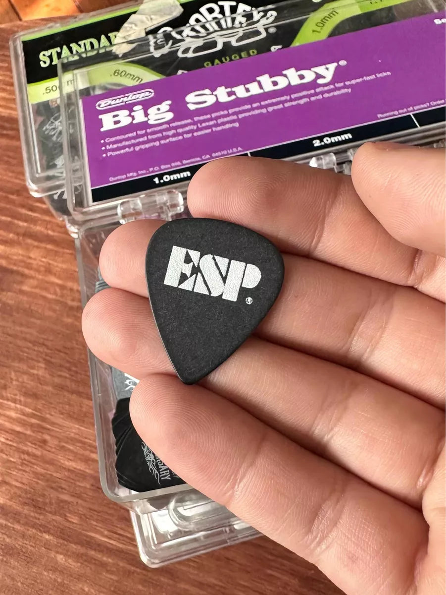 Cuerdas-de-guitarra-ernieball-elixir-blacksmith-